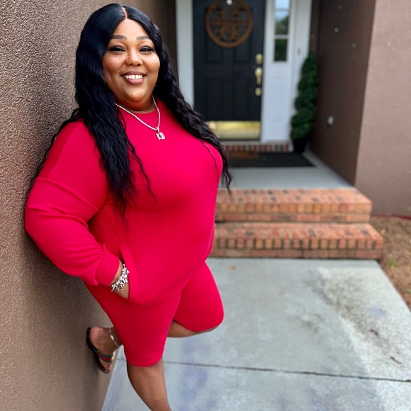 Red Sweatshirt Biker Set - Picture 3 of 4